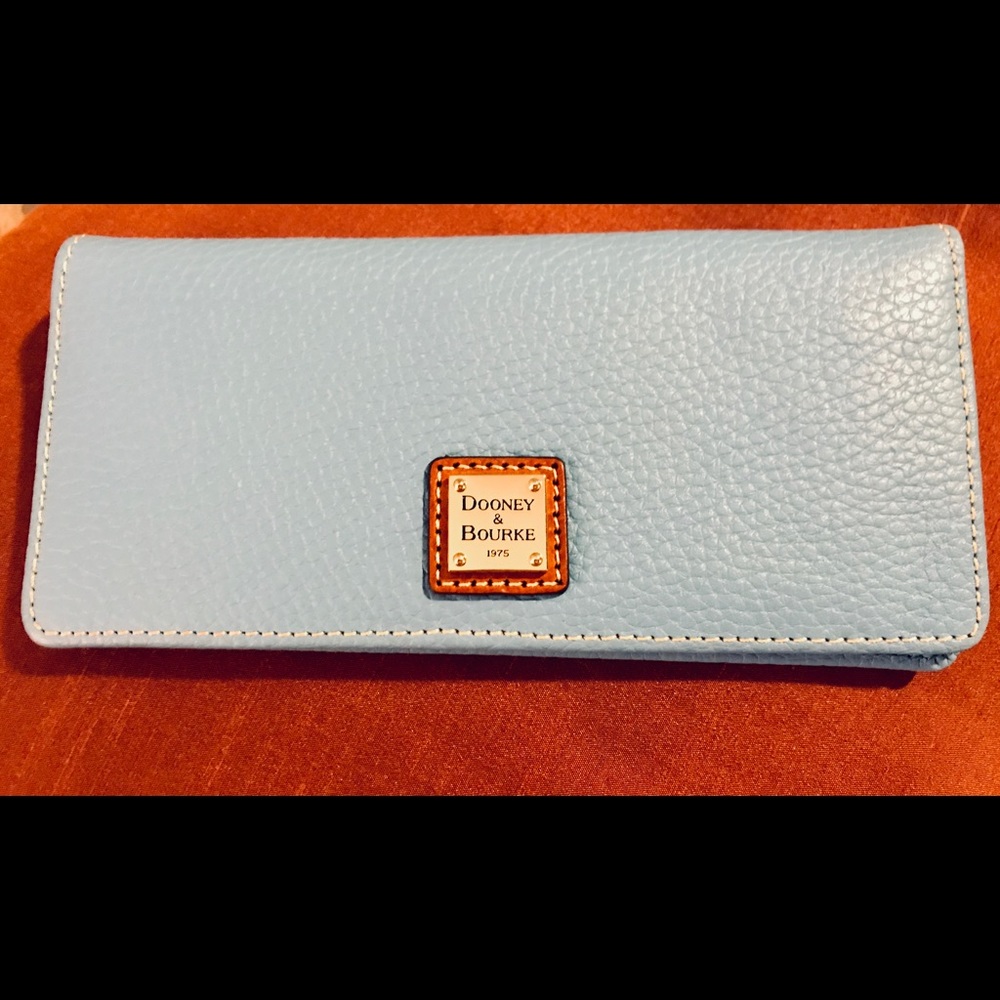Dooney & Bourke wallet